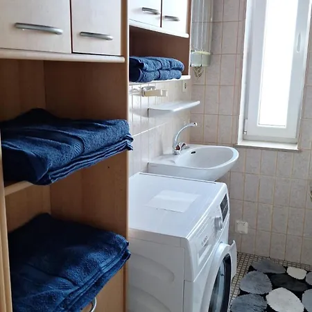 Monteurwohnung Διαμέρισμα *